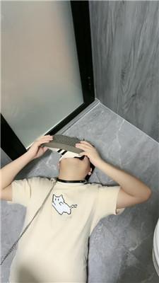 083428ajz92a0ozy92d00g.jpg