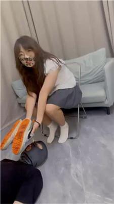 235332xvv9upxkpeykrg78.jpg