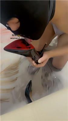 060822g0onl1414n0wl14n.jpg